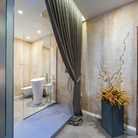 Trastevere Luxury, Ampia E Confortevole Location Sospesa Tra Design E Storia Roma