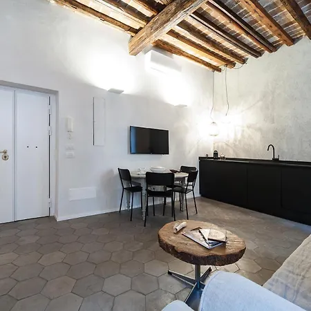 Trastevere Luxury, Ampia E Confortevole Location Sospesa Tra Design E Storia Appartamento