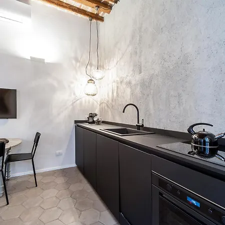 Trastevere Luxury, Ampia E Confortevole Location Sospesa Tra Design E Storia